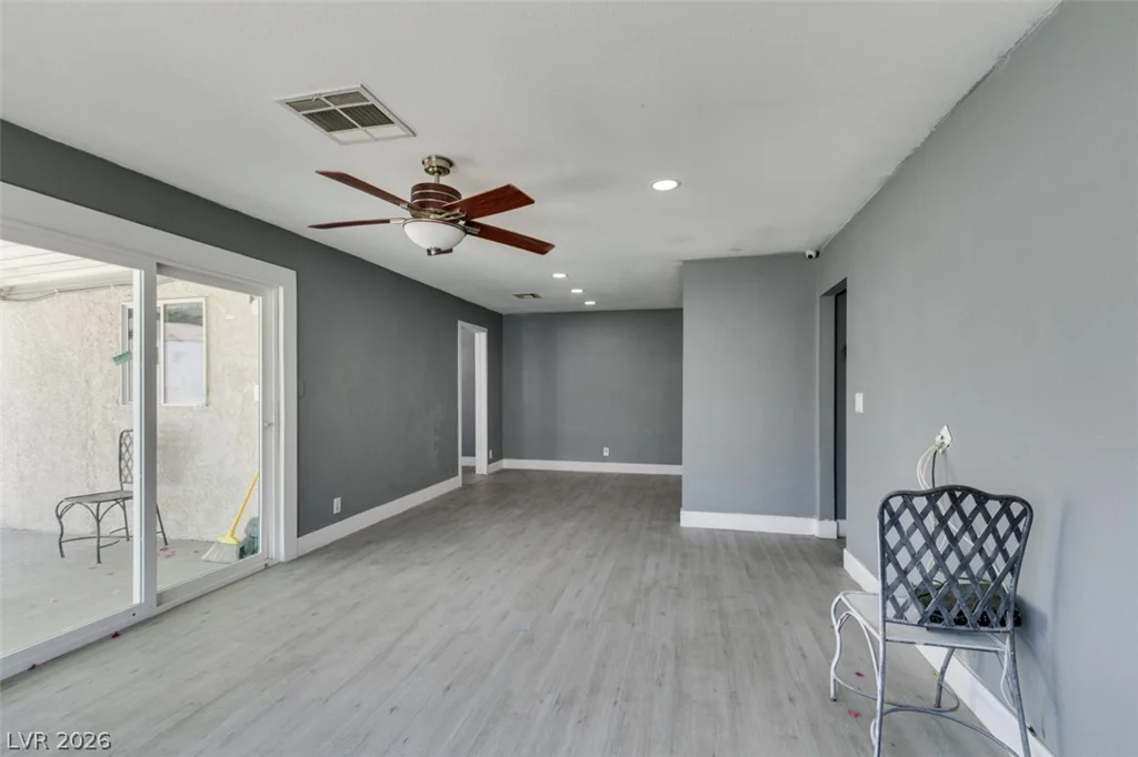 4562 Via San Rafael, Las Vegas, NV 89103