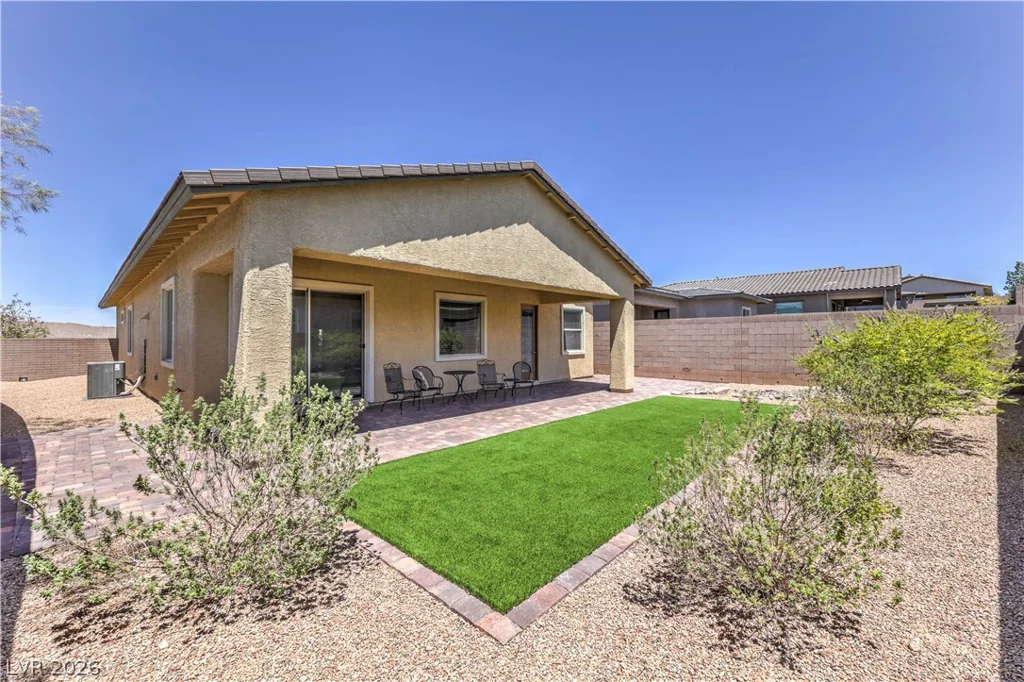 469 Sunland Springs, Henderson, NV 89011