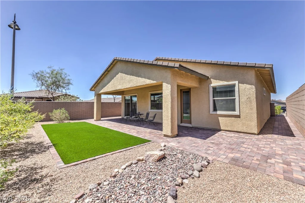 469 Sunland Springs, Henderson, NV 89011