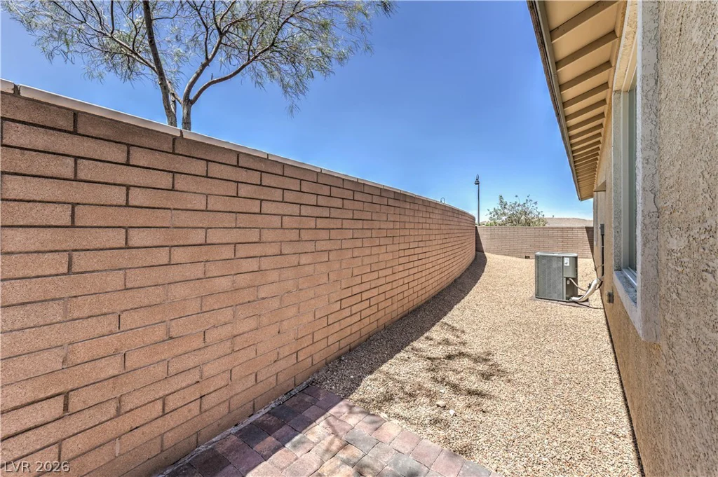 469 Sunland Springs, Henderson, NV 89011