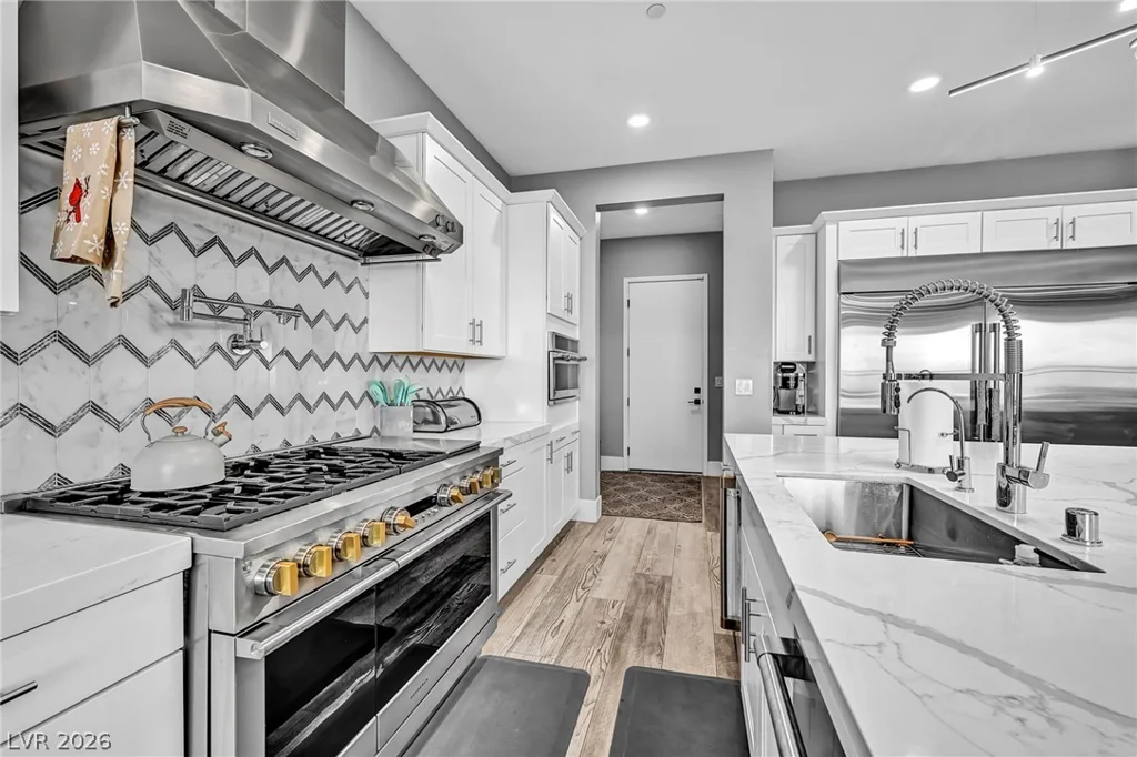 230 Shaded Canyon, Henderson, NV 89012