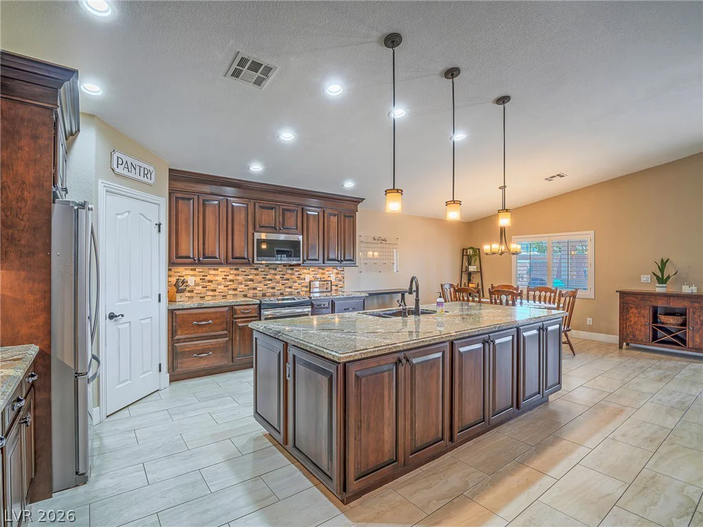 6608 Ruddock, North Las Vegas, NV 89084