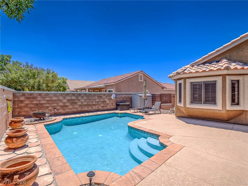 6608 Ruddock, North Las Vegas, NV 89084