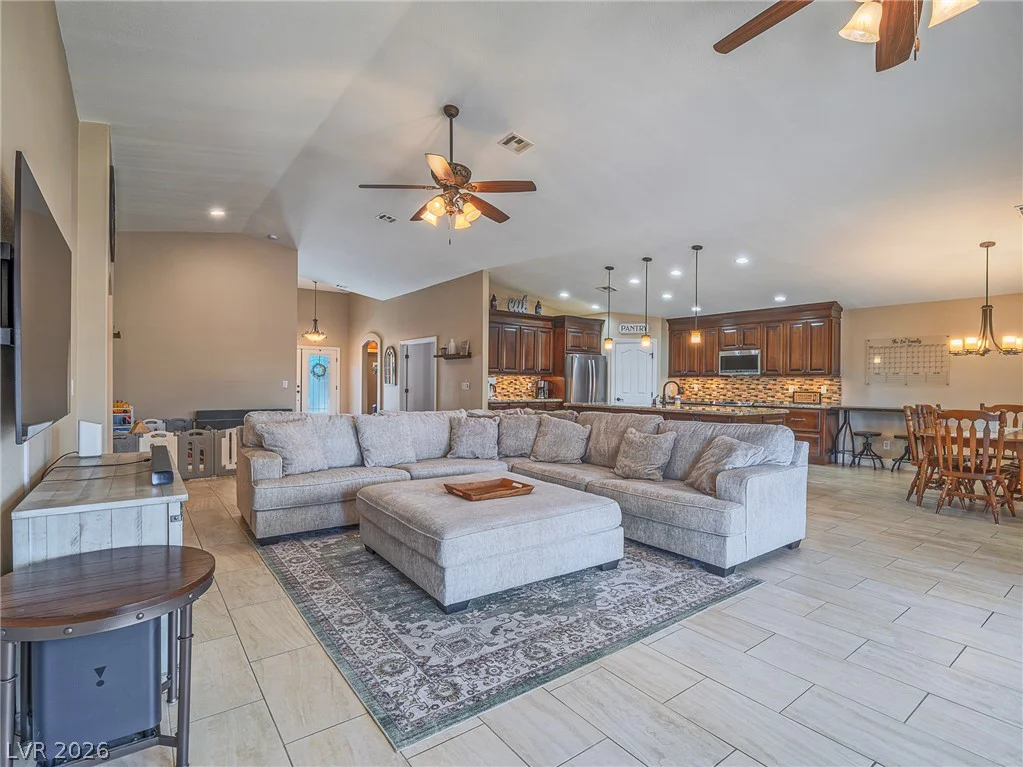 6608 Ruddock, North Las Vegas, NV 89084