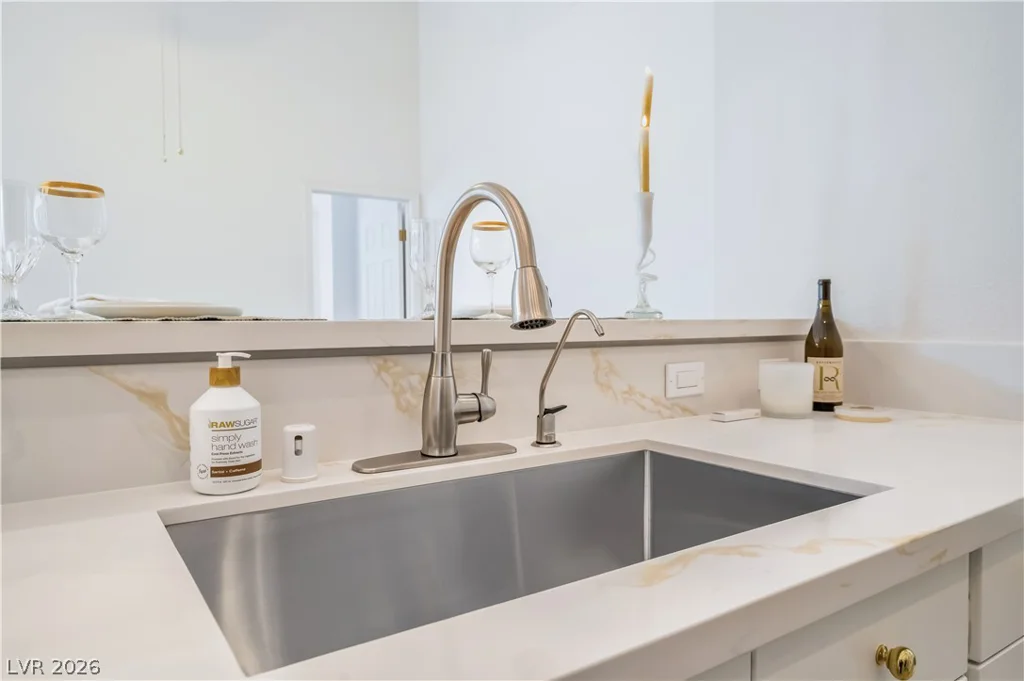 9791 Hickory Crest, Las Vegas, NV 89147