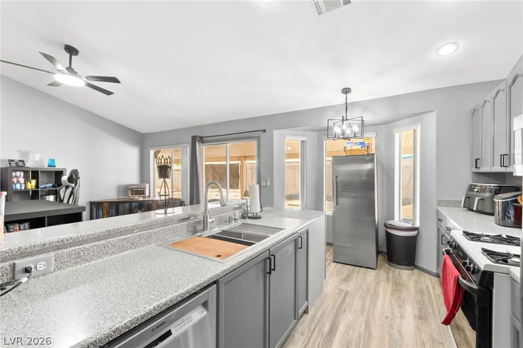 4689 Canna, Las Vegas, NV 89122