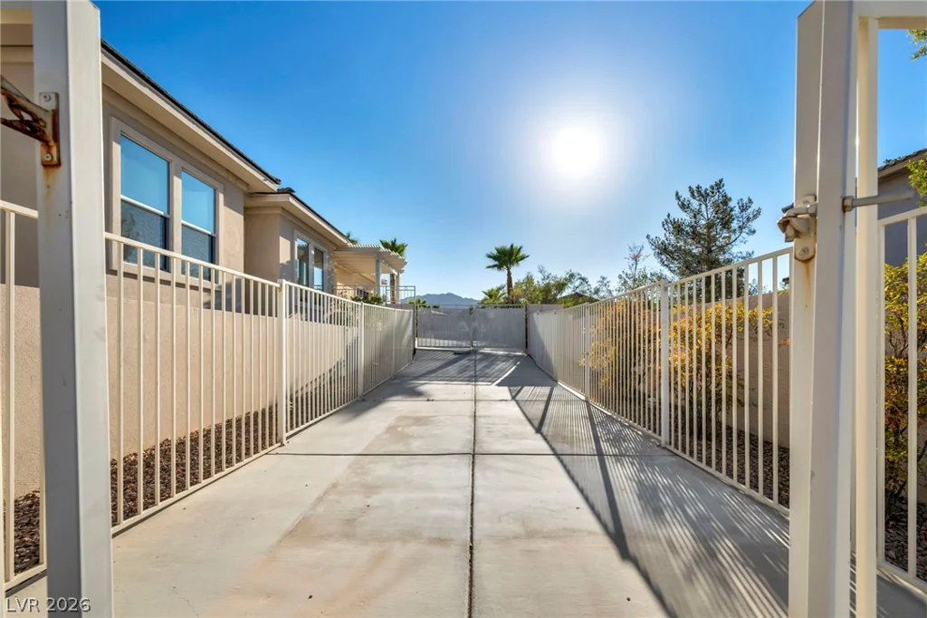 5960 Michelli Crest, Las Vegas, NV 89149