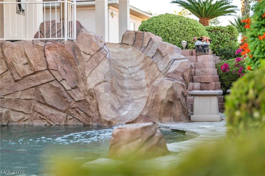 5960 Michelli Crest, Las Vegas, NV 89149