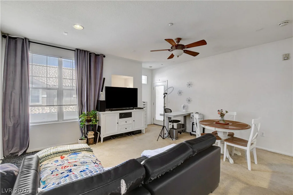 5855 Valley, North Las Vegas, NV 89031