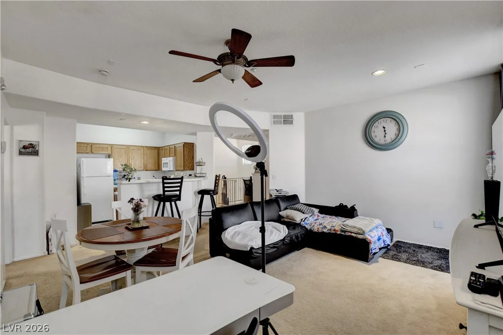 5855 Valley, North Las Vegas, NV 89031