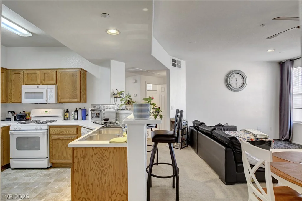 5855 Valley, North Las Vegas, NV 89031
