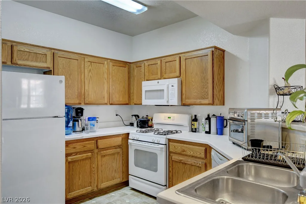 5855 Valley, North Las Vegas, NV 89031