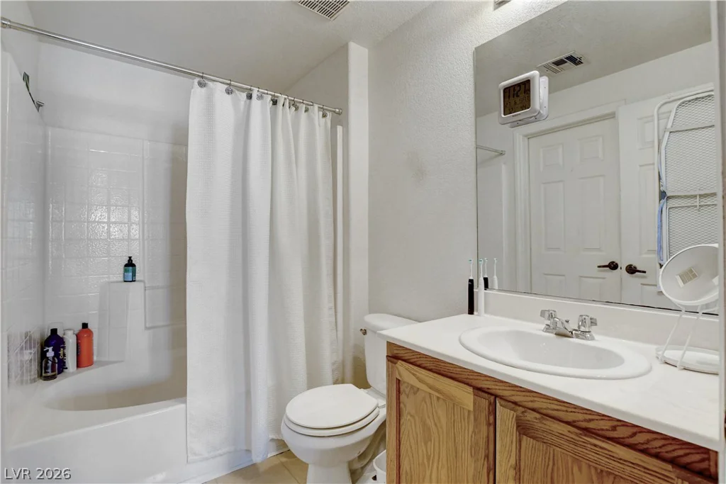 5855 Valley, North Las Vegas, NV 89031