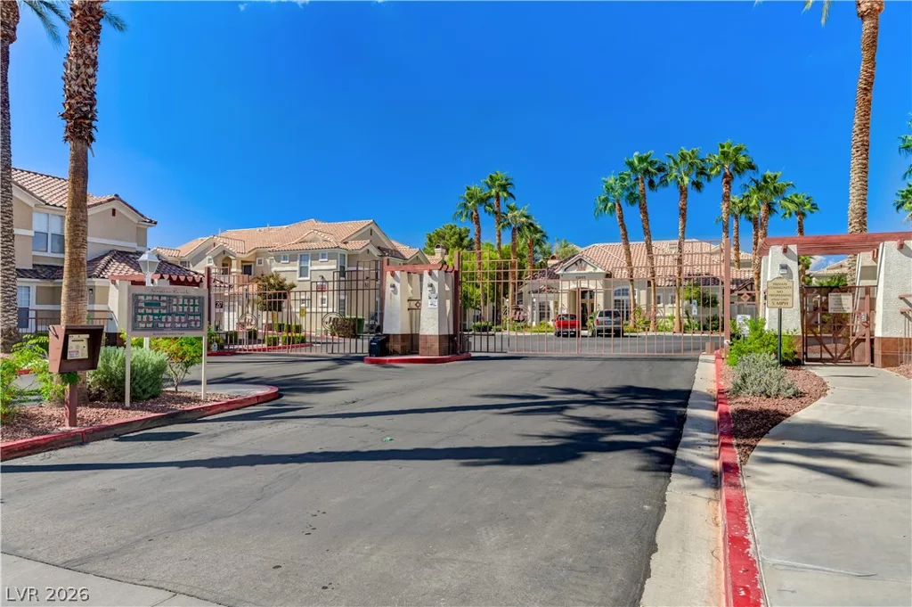 5855 Valley, North Las Vegas, NV 89031