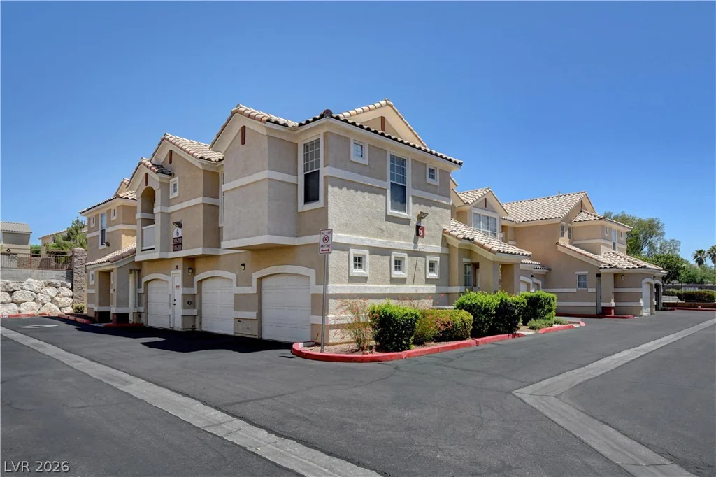 5855 Valley, North Las Vegas, NV 89031