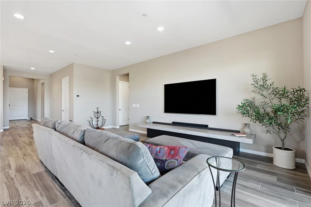 10202 Millholm, Las Vegas, NV 89166