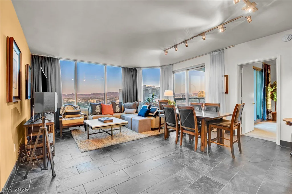 322 Karen, Las Vegas, NV 89109