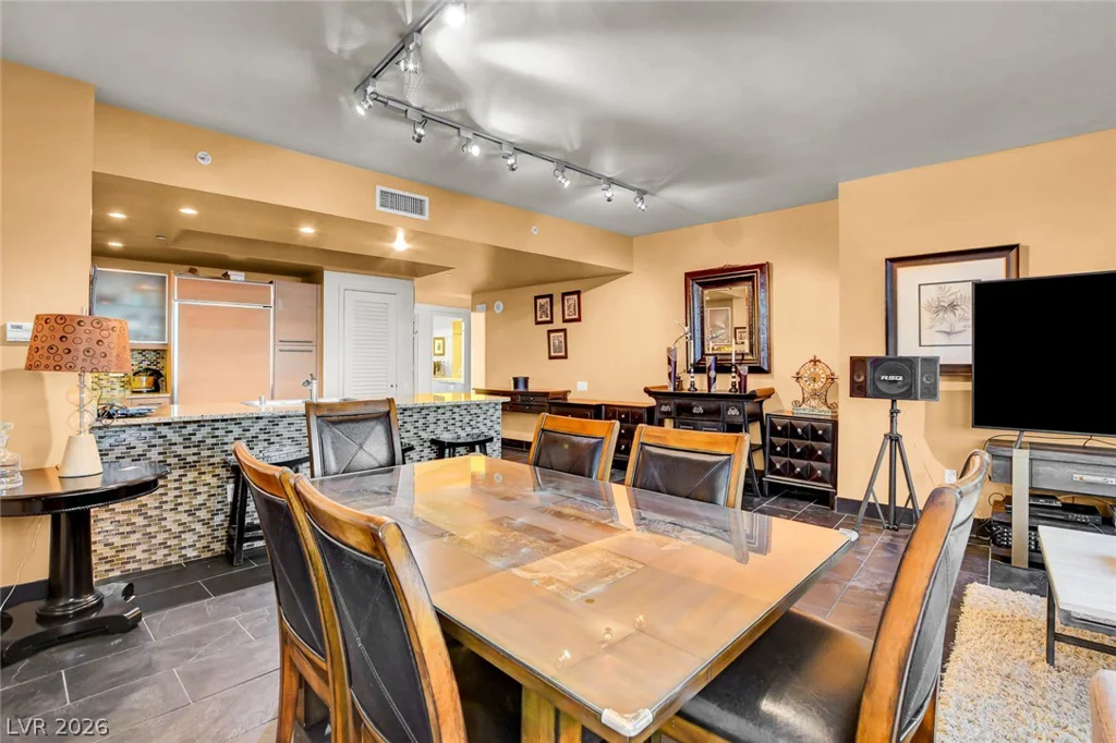 322 Karen, Las Vegas, NV 89109