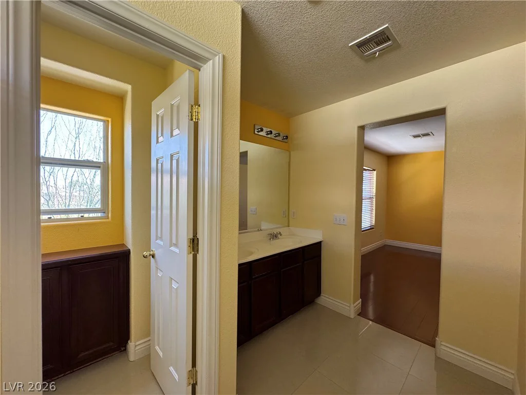 8986 Ellenbrook, Las Vegas, NV 89148