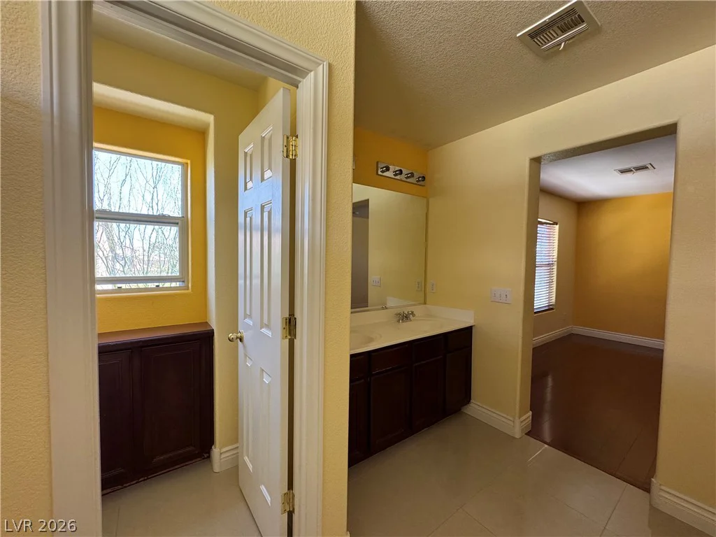 8986 Ellenbrook, Las Vegas, NV 89148