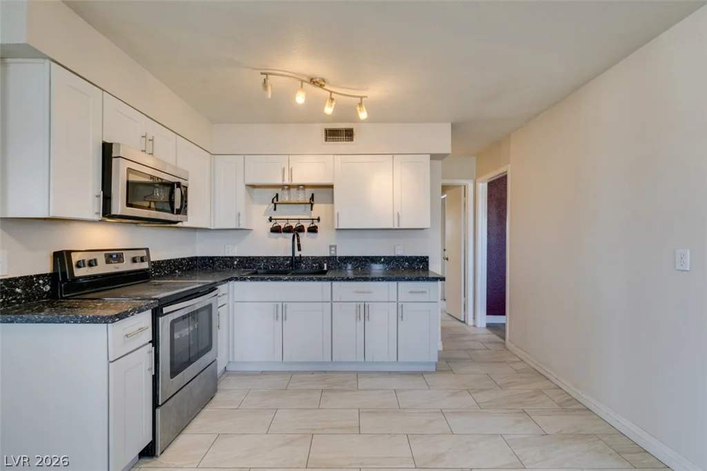 2737 Englestad, North Las Vegas, NV 89030