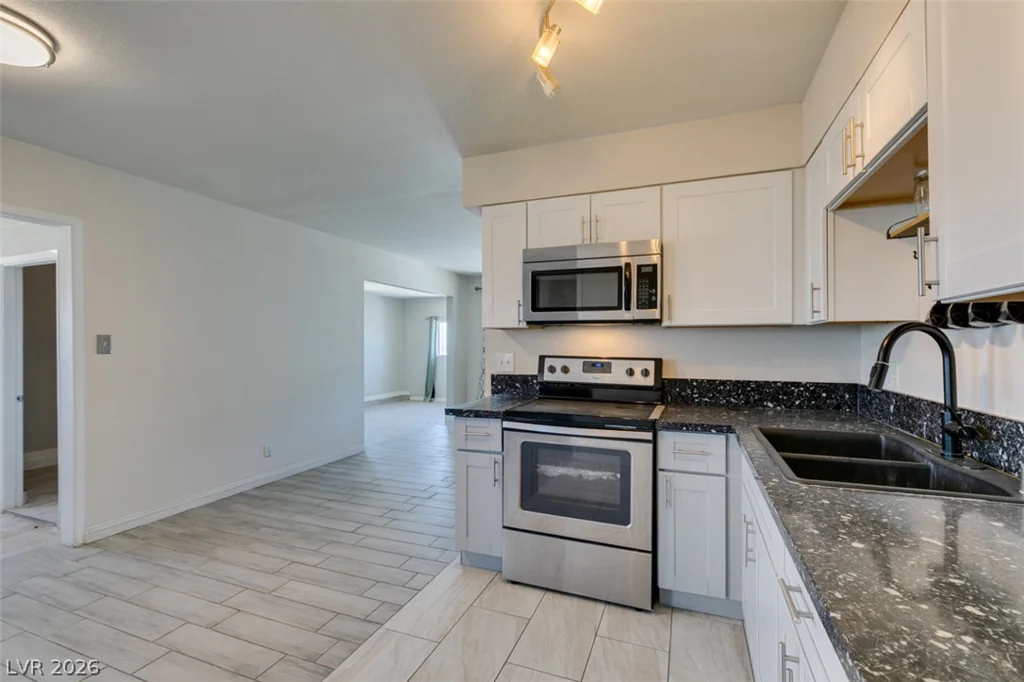 2737 Englestad, North Las Vegas, NV 89030