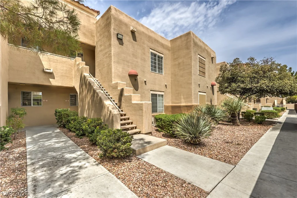 1909 High Valley, Las Vegas, NV 89128