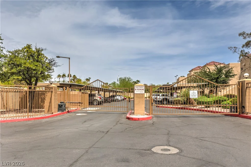 1909 High Valley, Las Vegas, NV 89128