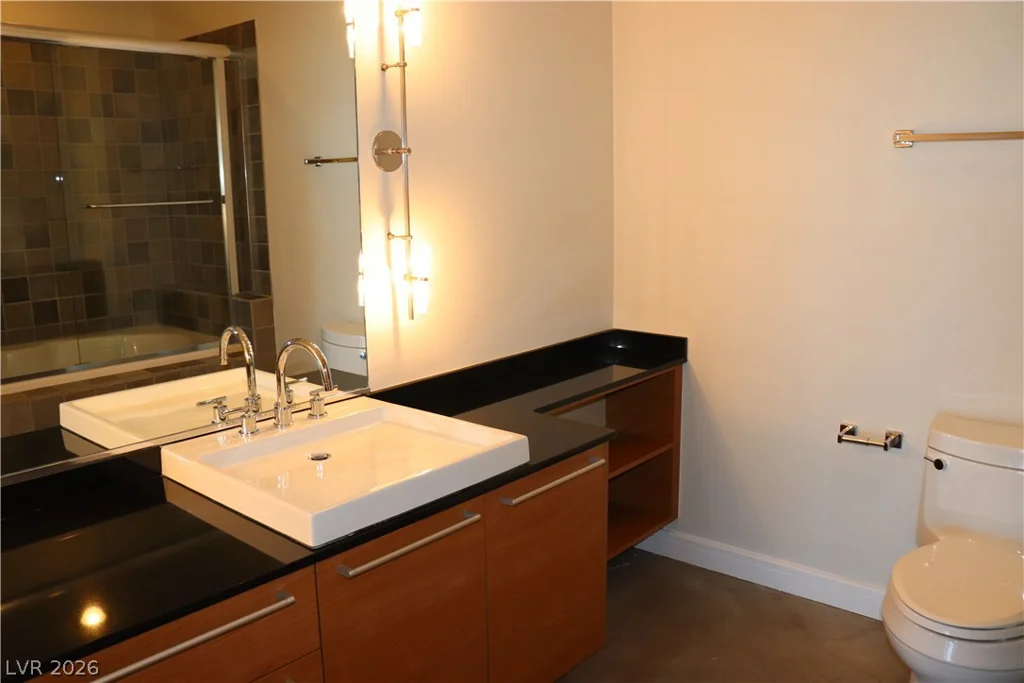 200 HOOVER, Las Vegas, NV 89101