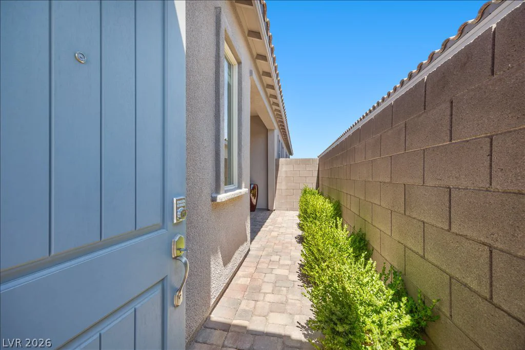 82 Nine Mile Creek, Las Vegas, NV 89138