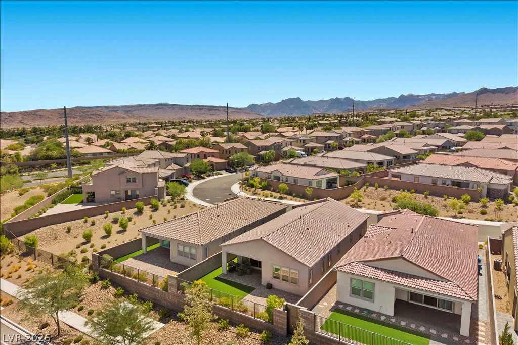 82 Nine Mile Creek, Las Vegas, NV 89138