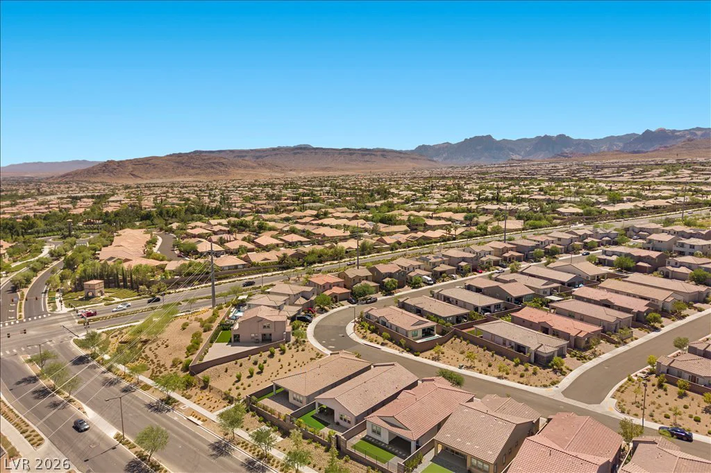 82 Nine Mile Creek, Las Vegas, NV 89138