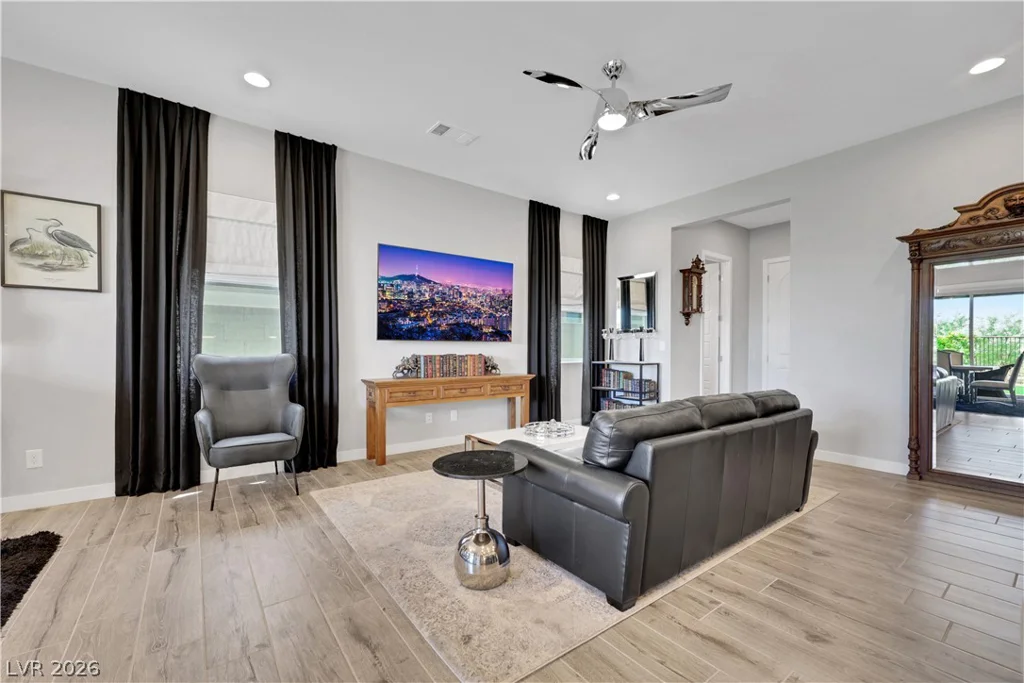 82 Nine Mile Creek, Las Vegas, NV 89138