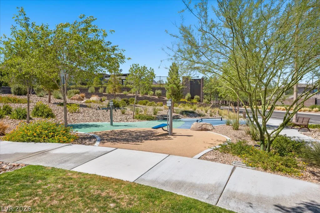 82 Nine Mile Creek, Las Vegas, NV 89138