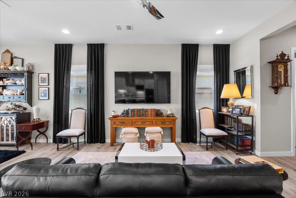 82 Nine Mile Creek, Las Vegas, NV 89138