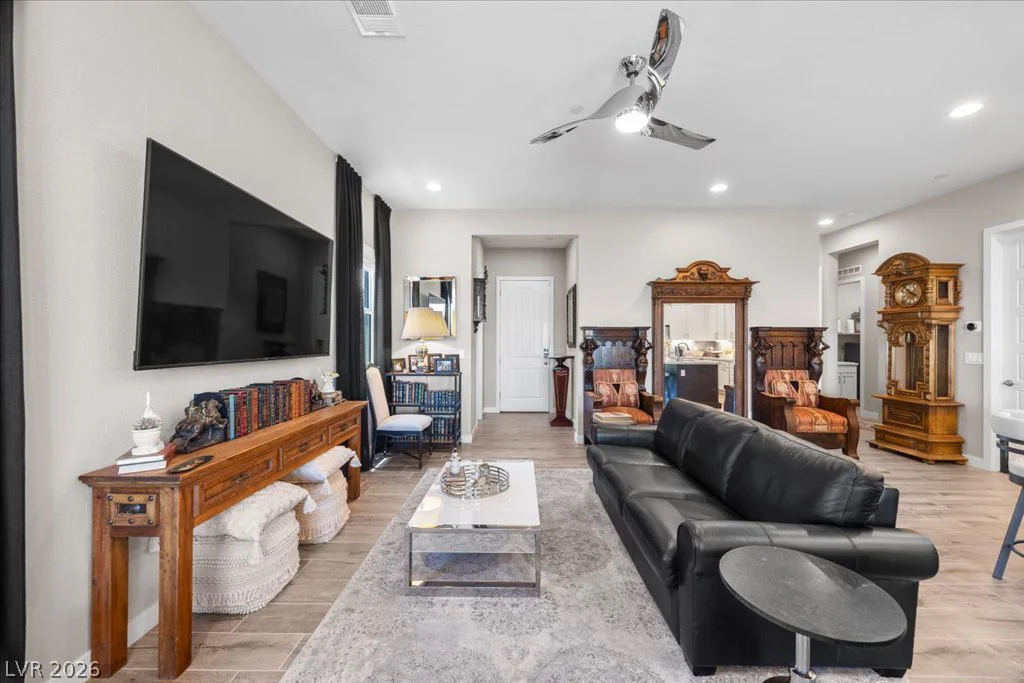 82 Nine Mile Creek, Las Vegas, NV 89138