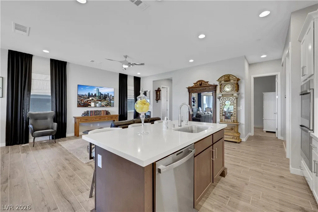 82 Nine Mile Creek, Las Vegas, NV 89138