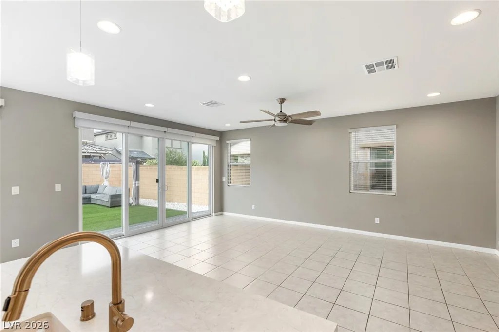 10154 Meranto, Las Vegas, NV 89178