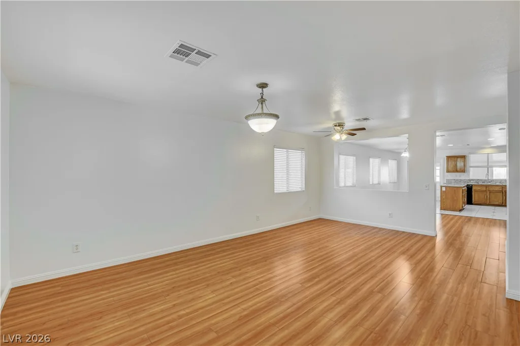 320 Searchlight, Las Vegas, NV 89110