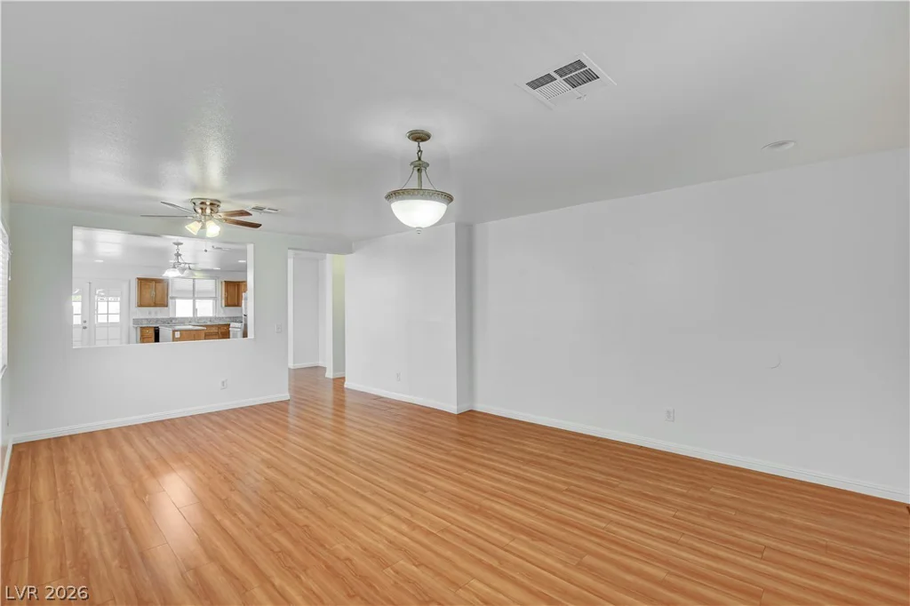 320 Searchlight, Las Vegas, NV 89110