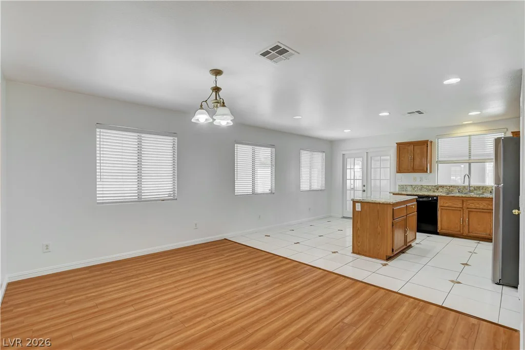 320 Searchlight, Las Vegas, NV 89110