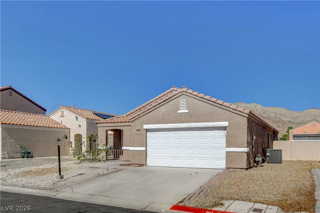 320 Searchlight, Las Vegas, NV 89110