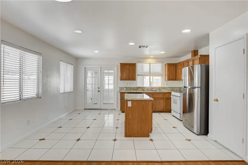 320 Searchlight, Las Vegas, NV 89110