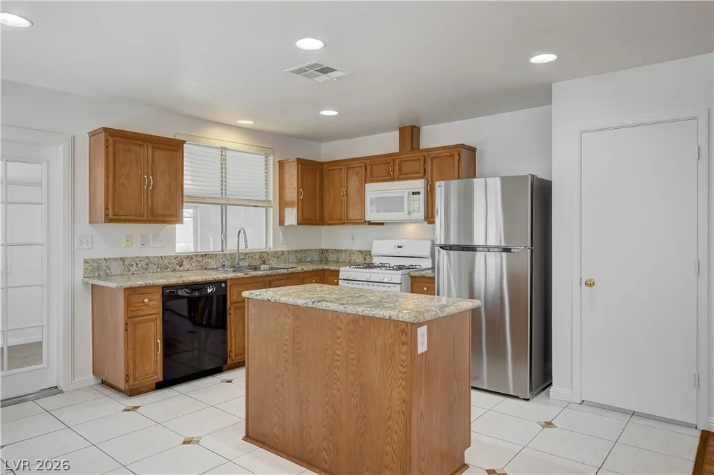 320 Searchlight, Las Vegas, NV 89110