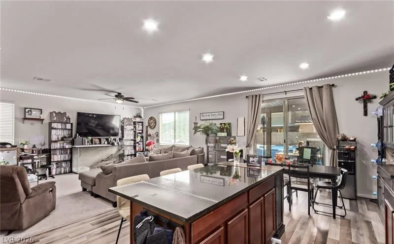 6313 Voss, North Las Vegas, NV 89081