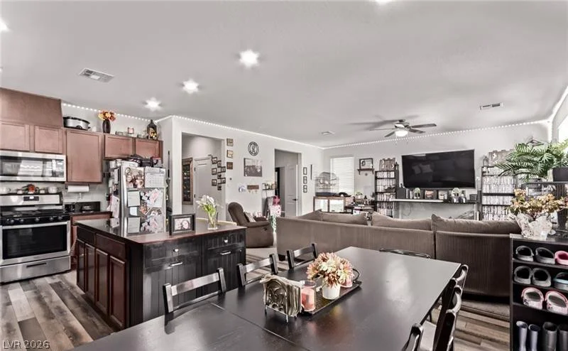 6313 Voss, North Las Vegas, NV 89081