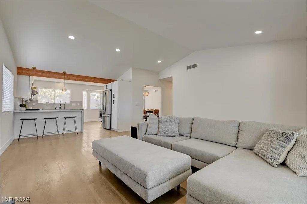 3131 White Rose, Henderson, NV 89014
