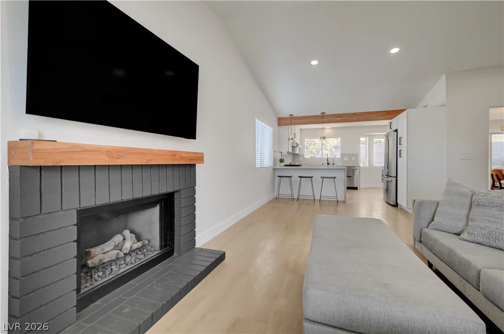 3131 White Rose, Henderson, NV 89014