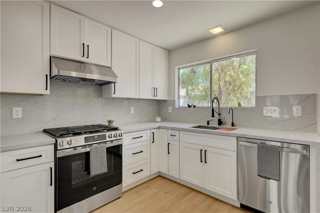 3131 White Rose, Henderson, NV 89014