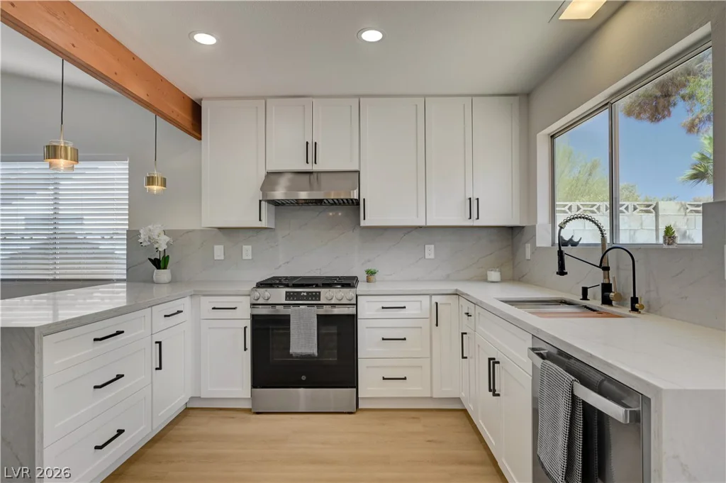 3131 White Rose, Henderson, NV 89014